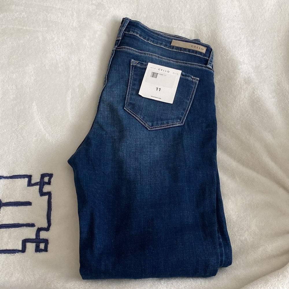 Cello Skinny leg jeans size 11 distressed front - Picture 4 of 6